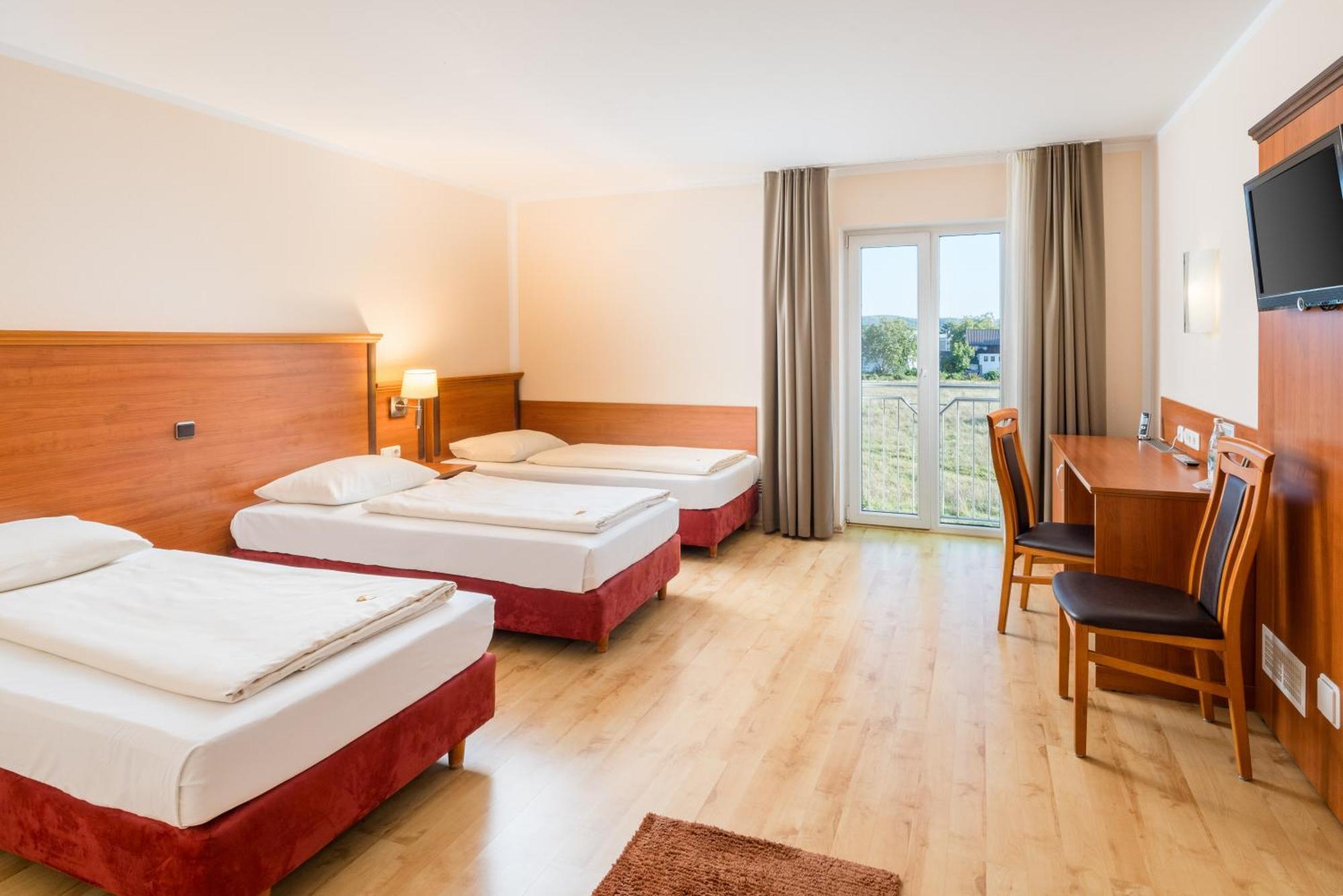 Hotel Meridian ***Superior Ergolding Екстериор снимка
