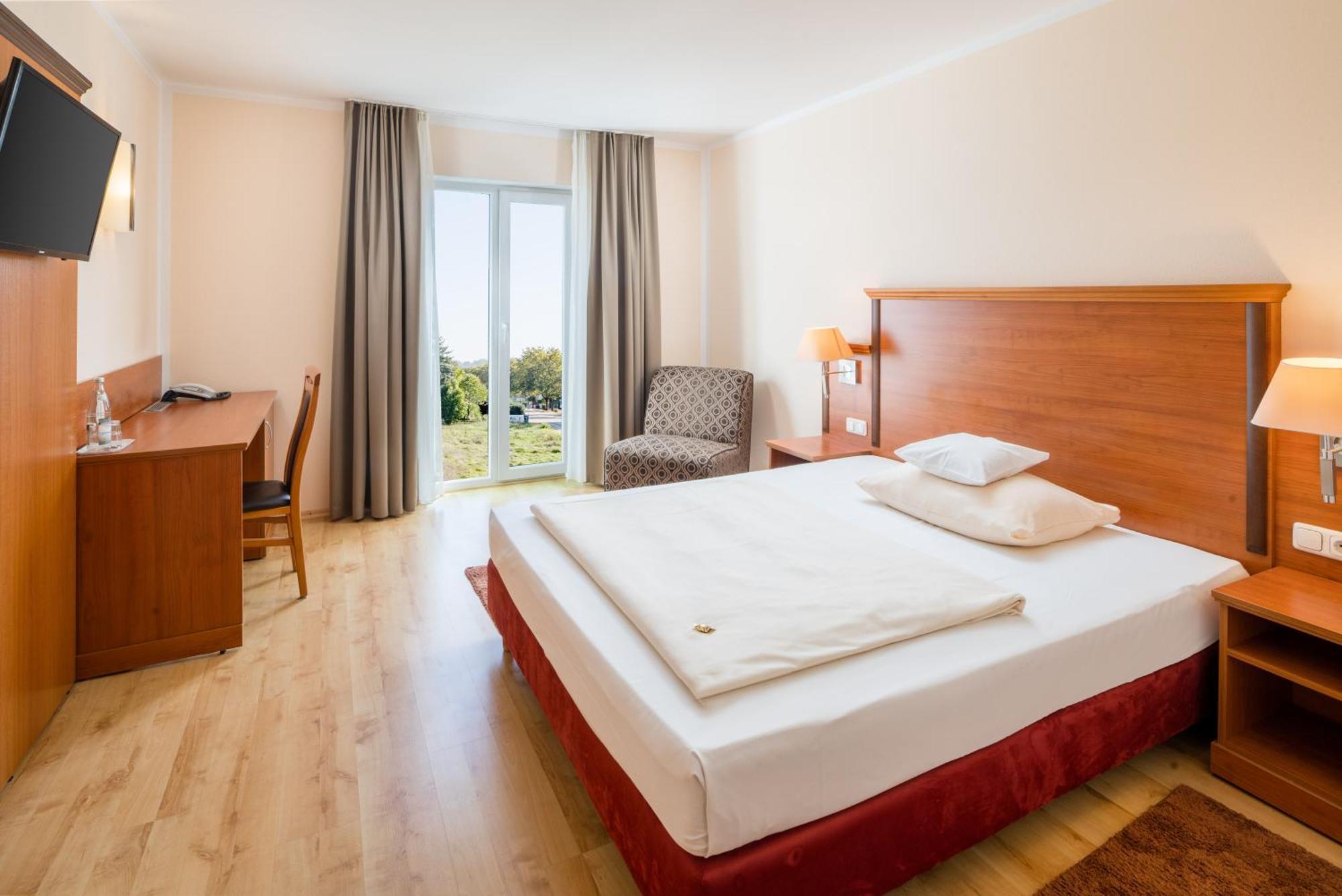 Hotel Meridian ***Superior Ergolding Екстериор снимка
