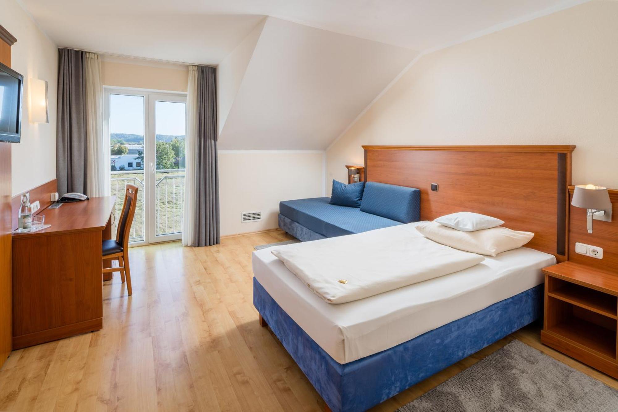 Hotel Meridian ***Superior Ergolding Екстериор снимка