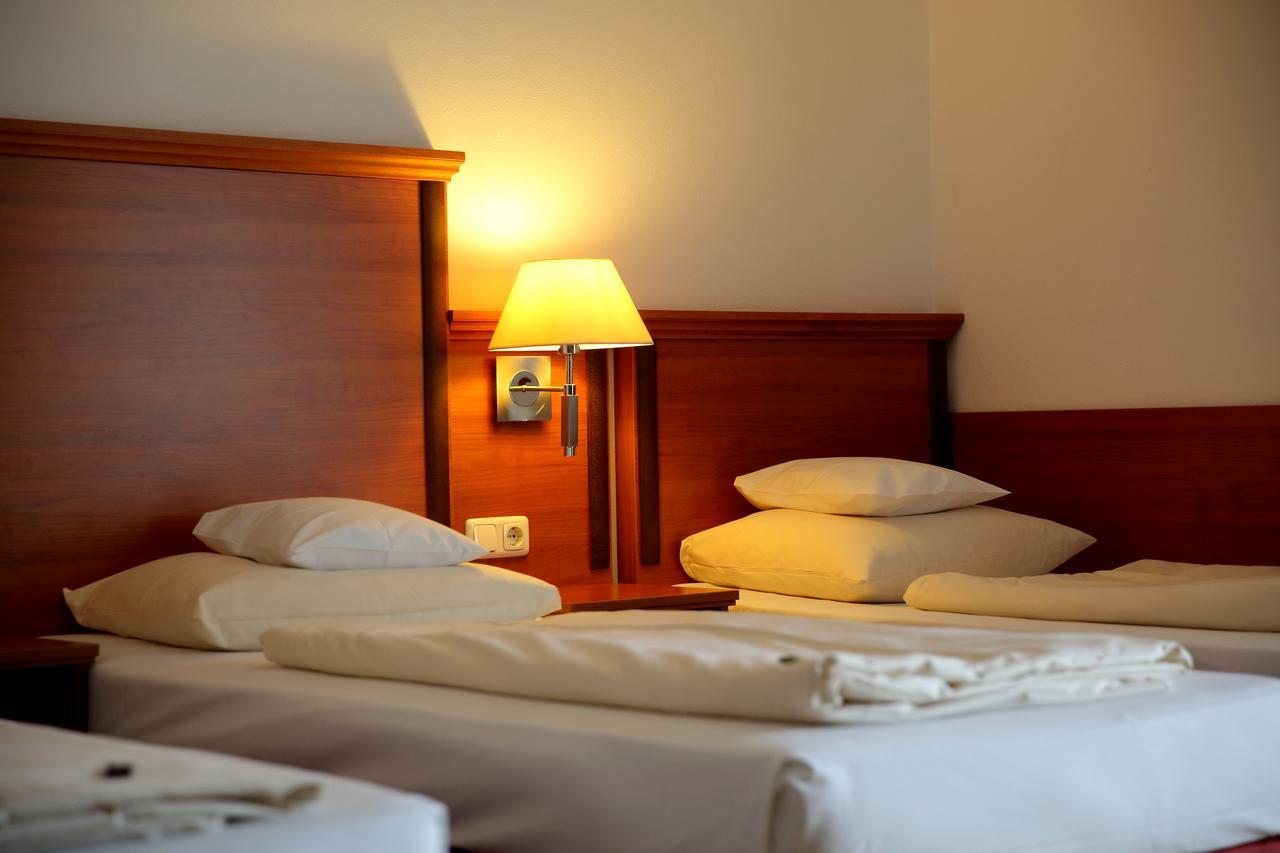 Hotel Meridian ***Superior Ergolding Екстериор снимка