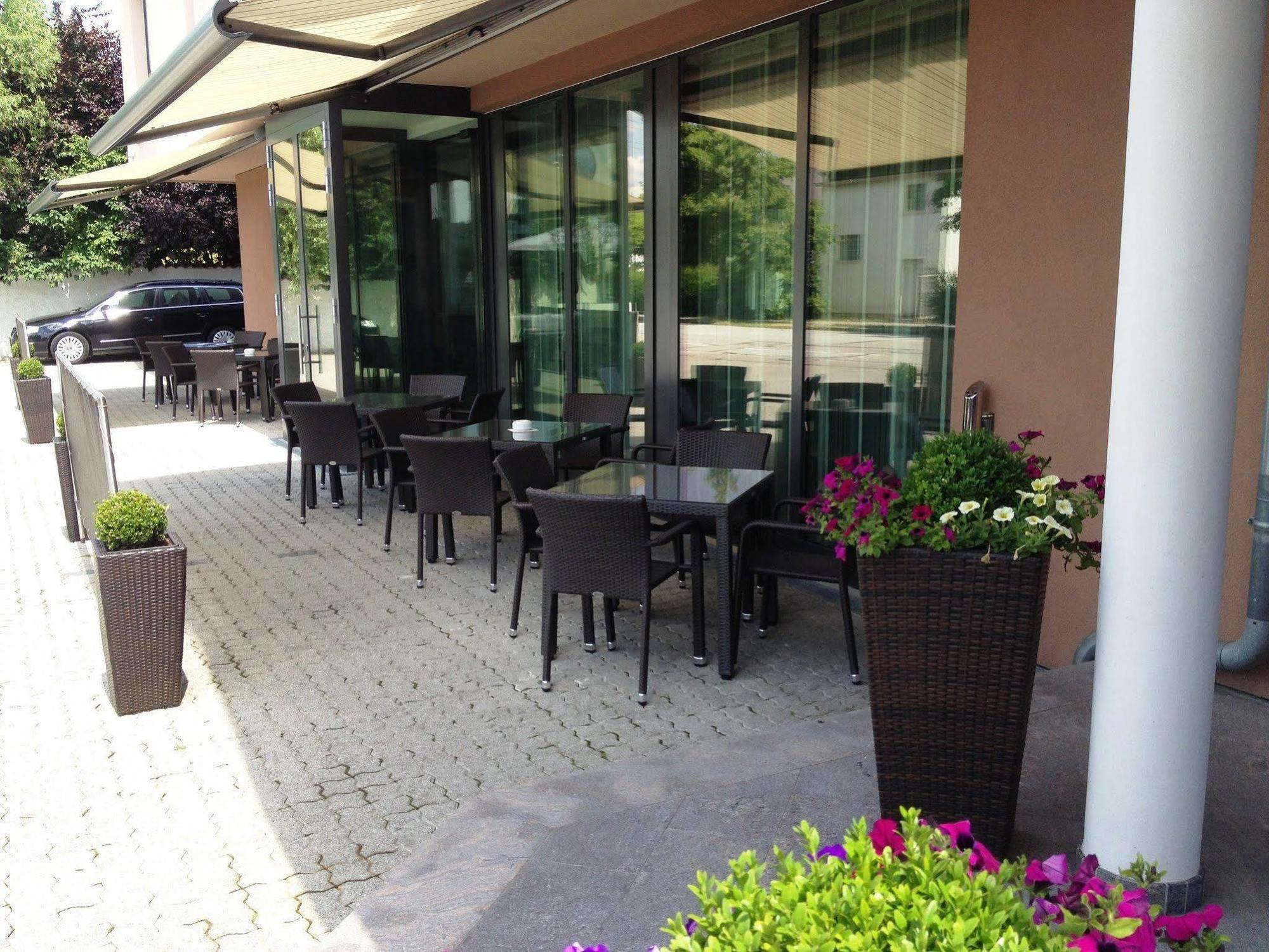Hotel Meridian ***Superior Ergolding Екстериор снимка